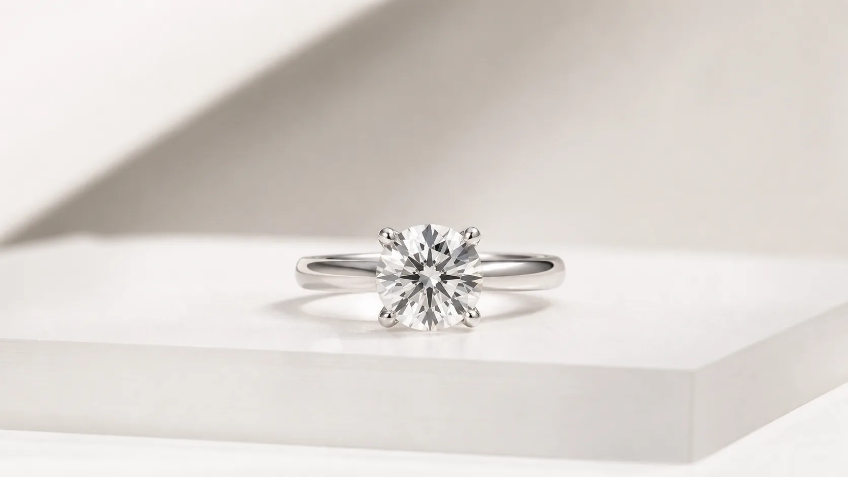 Luxury Studio Ring Photography: Low Key, High Contrast, Macro Detail